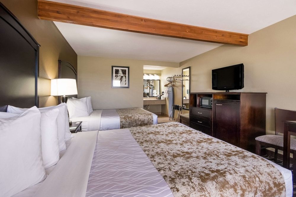 Standard Room, 2 Queen Beds, Non Smoking, Microwave