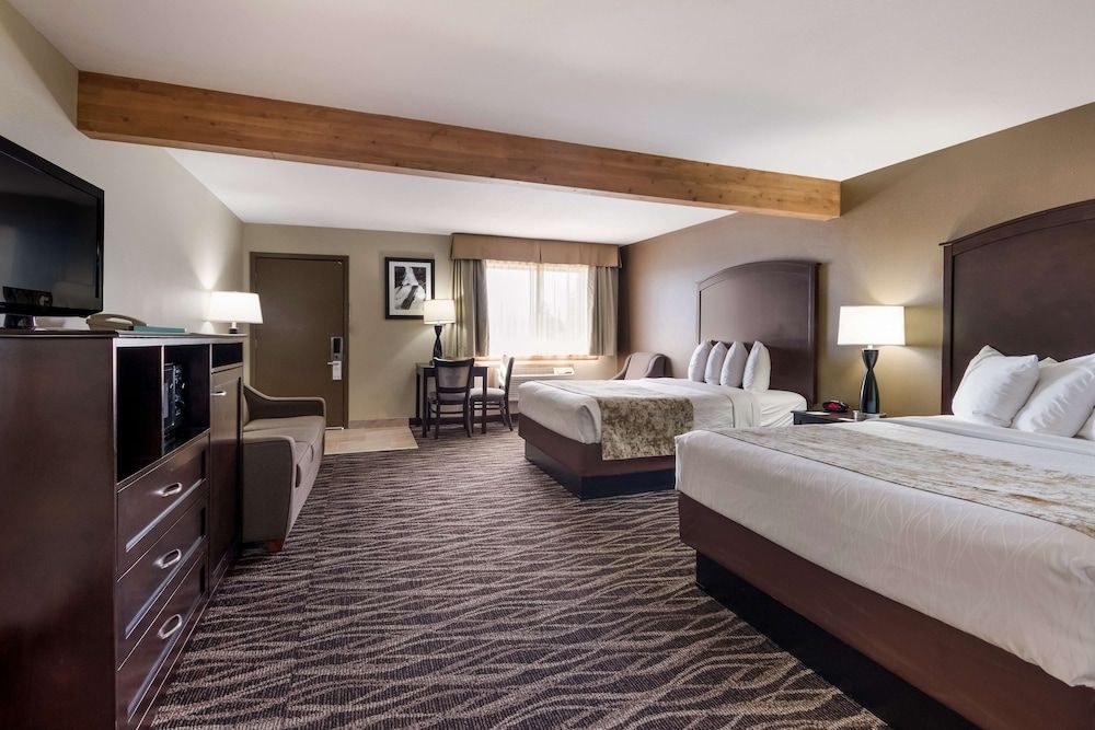Standard Room, 2 Queen Beds, Non Smoking, Refrigerator & Microwave (Pet Friendly)