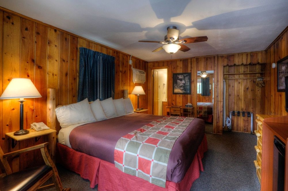 #27 King Bed Cabin- Duplex