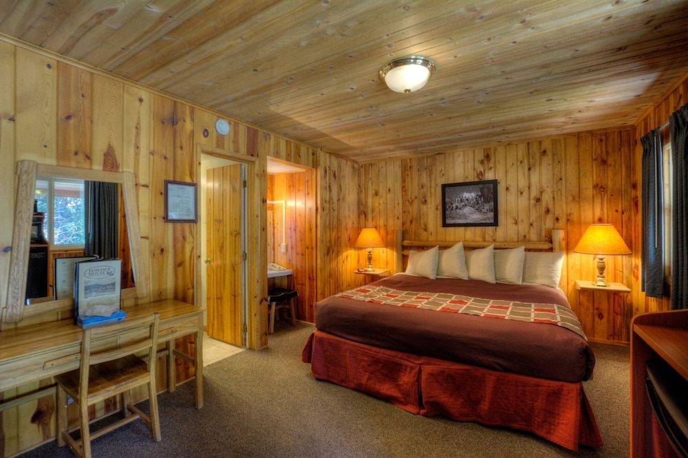 #43 King Bed Cabin- Duplex