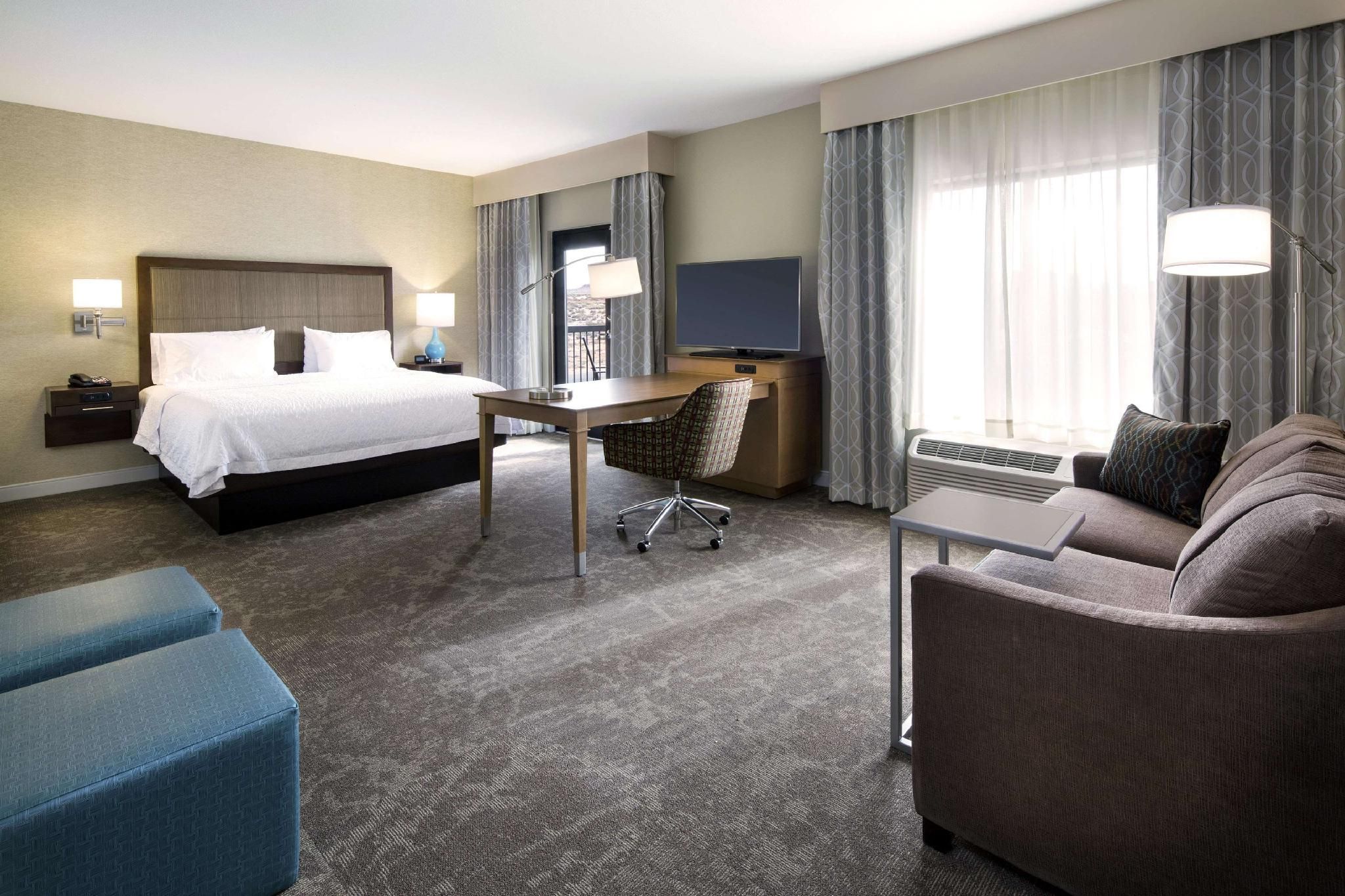 1 K Balcony Microwv/fridge/wetbr Studio Ste Ns