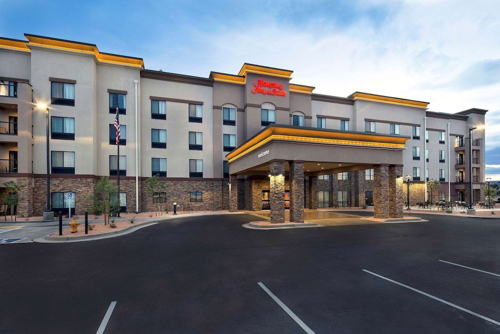 undefined Hampton Inn & Suites Page - Lake Powell 2