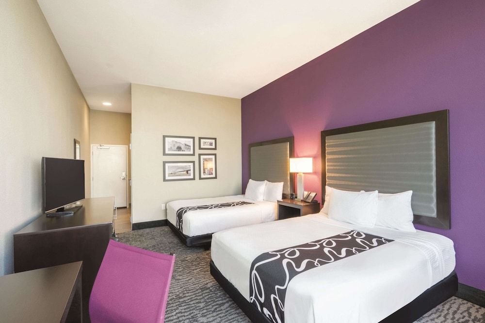 Room, 2 Queen Beds, Non Smoking