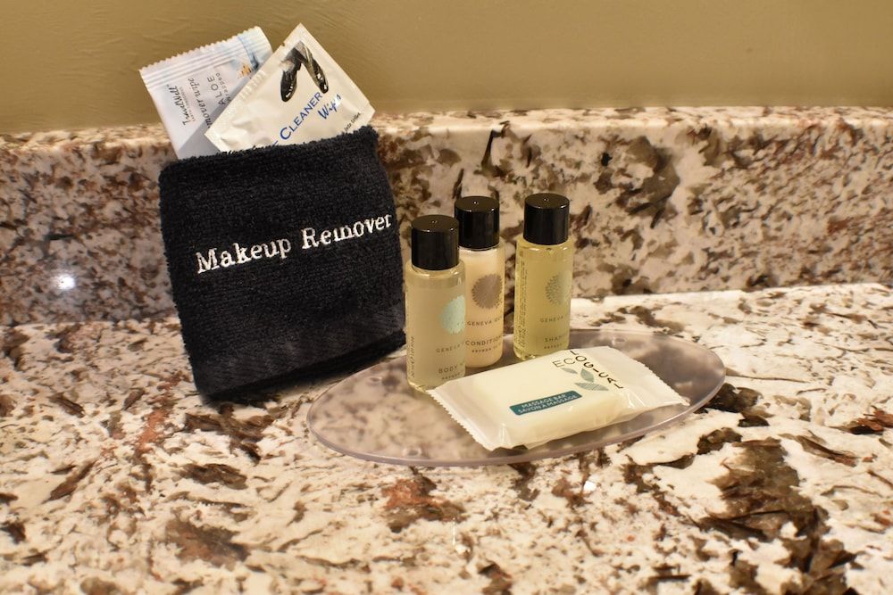 Canyon Country Lodge Deluxe Room, 1 King Bed with Sofa bed, Refrigerator & Microwave, Mountain View 5