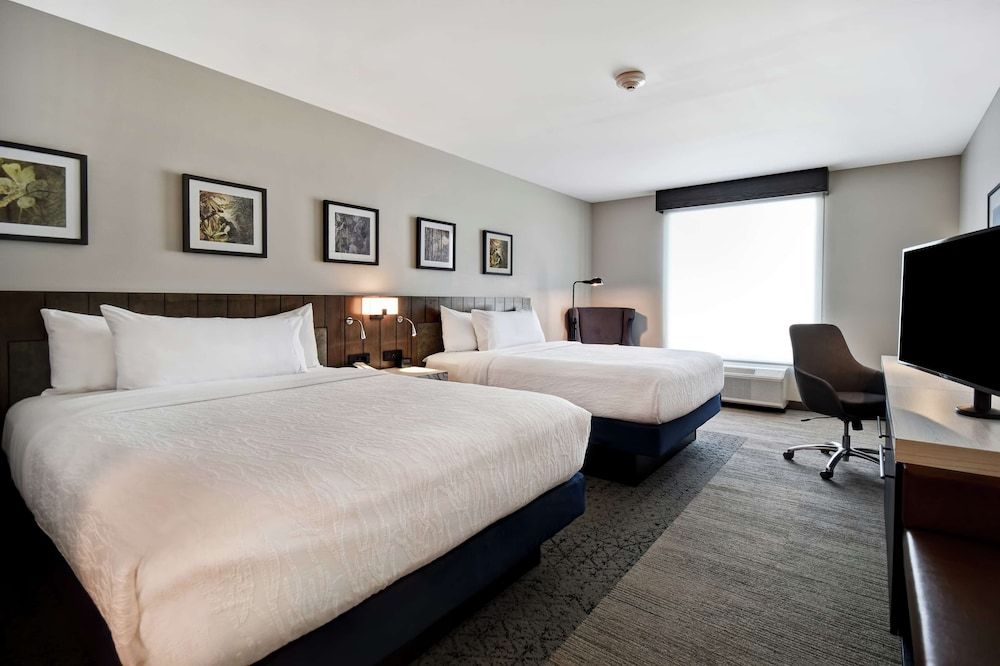 Room, 2 Queen Beds, Accessible, Bathtub