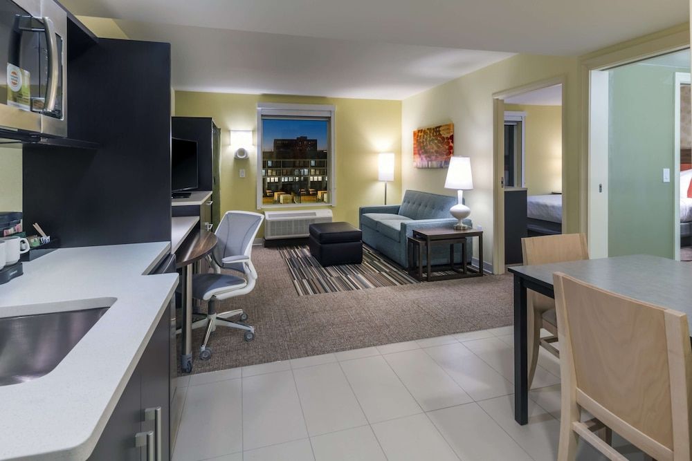Suite, 1 Queen Bed, Accessible (Roll-In Shower)