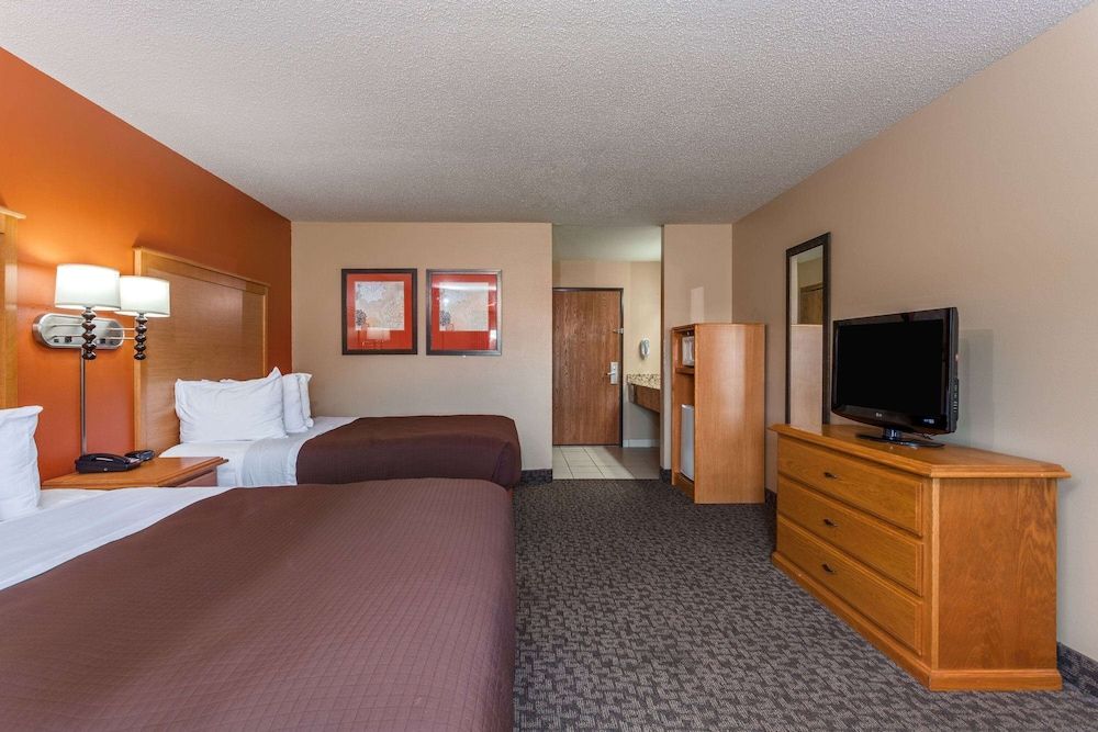 Room, 2 Queen Beds, Non Smoking