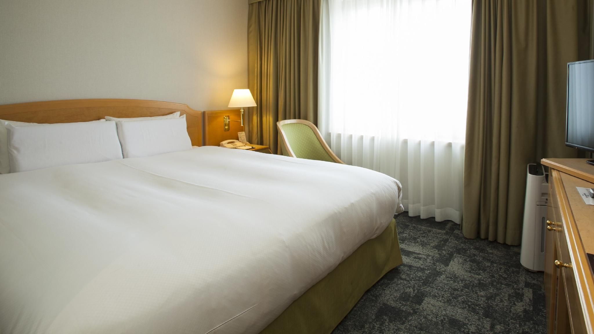 Deluxe Small Double Bed Non-Smoking
