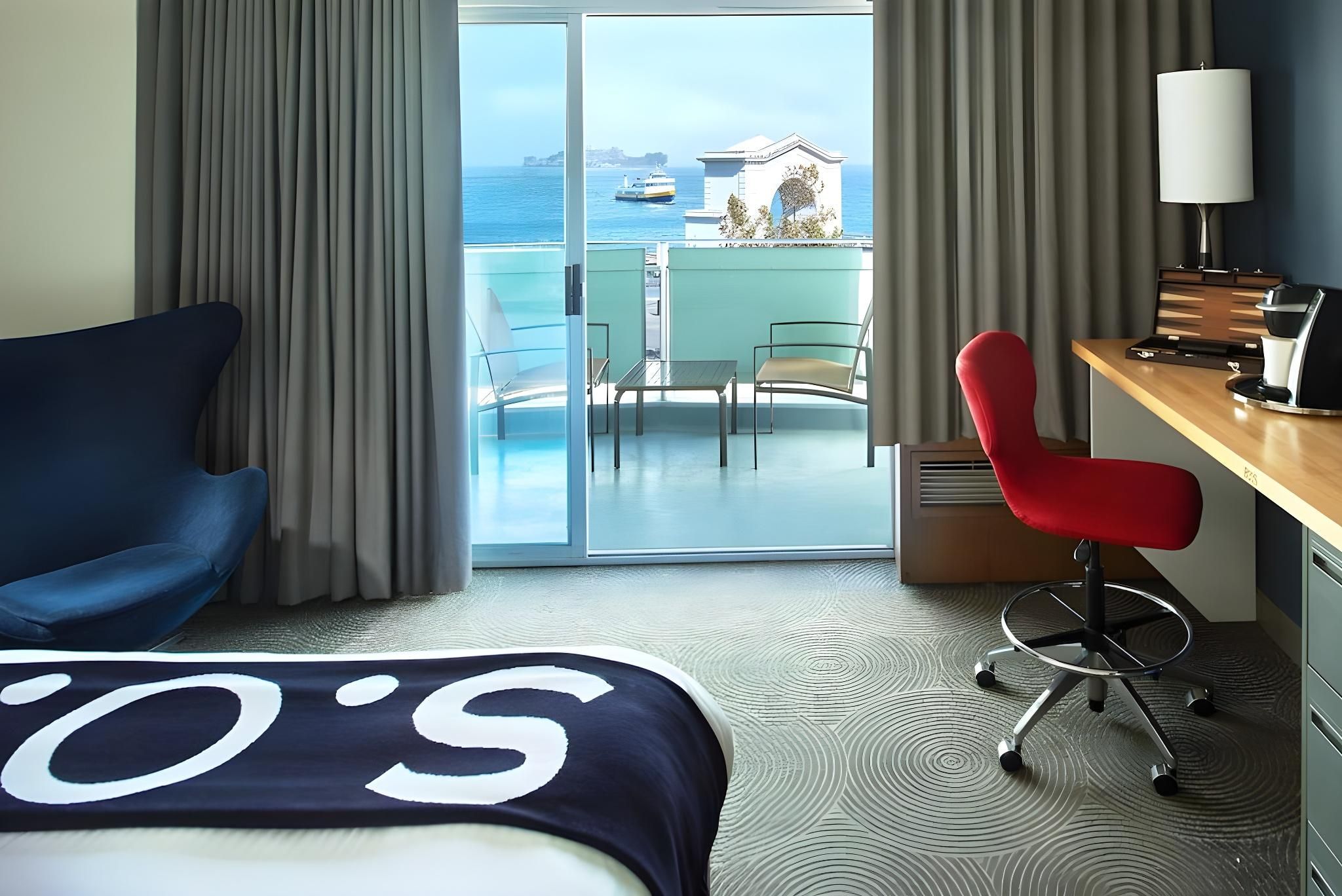 Deluxe Partial Bay View Double Double Balcony