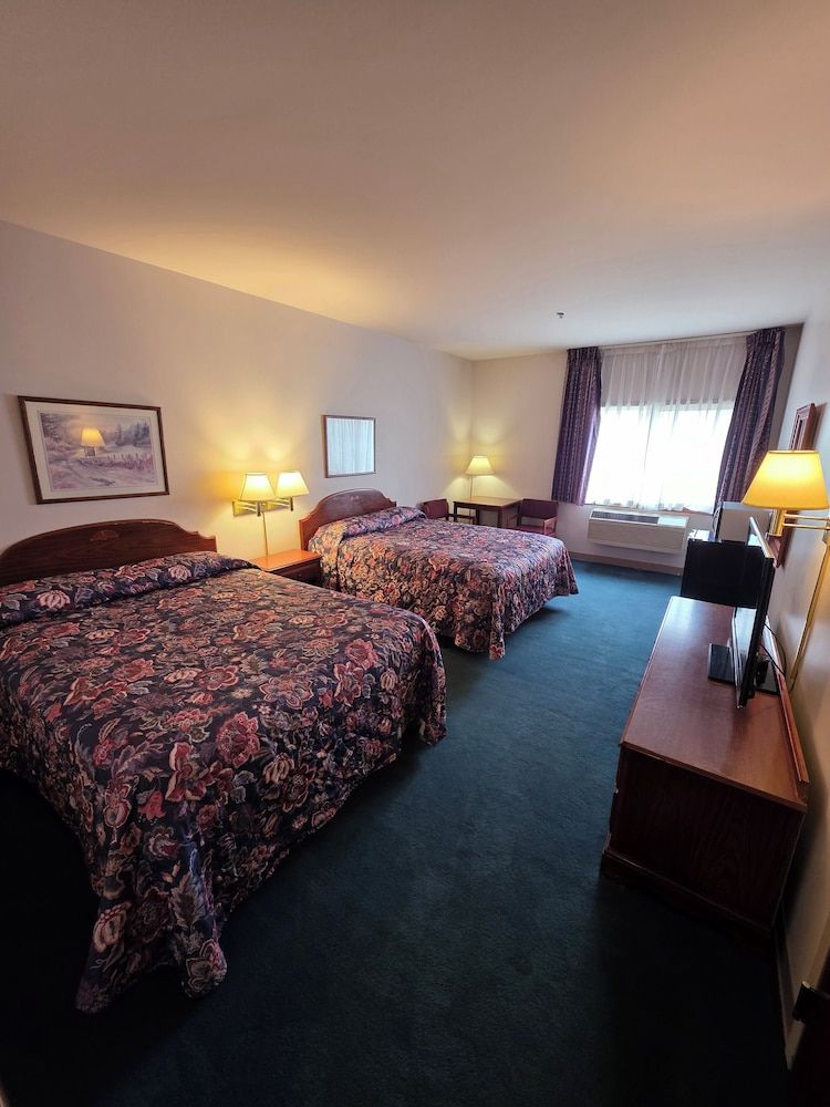 Benny's Colville Inn Deluxe Room, 2 Queen Beds, Non Smoking