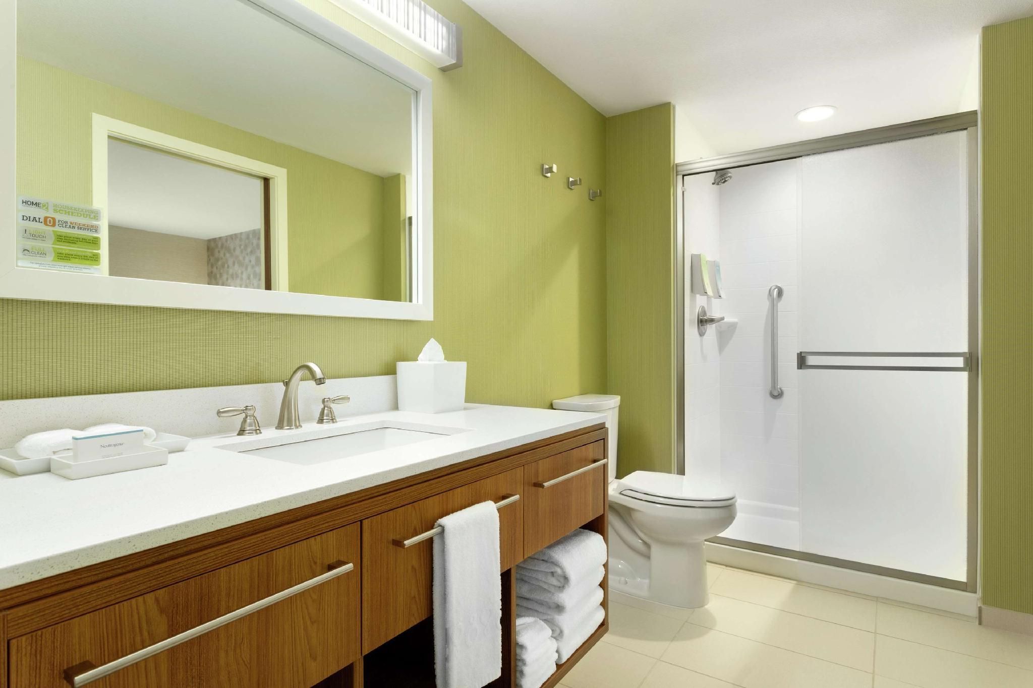 1 KING BED 1 BEDROOM SUITE NONSMOKING