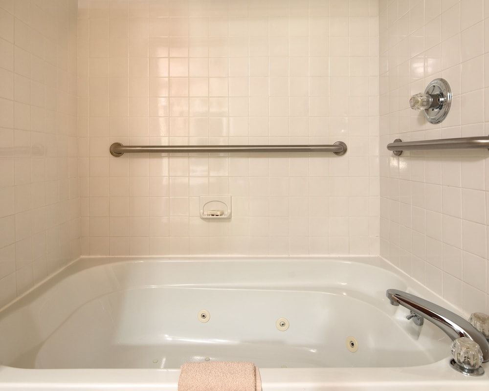 Camden King Suite - Not Pet Friendly