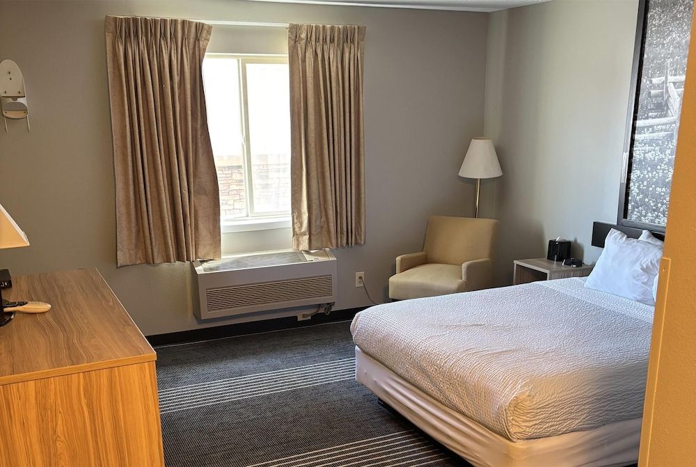 Room, 1 Queen Bed, Accessible, Non Smoking (Mobility)