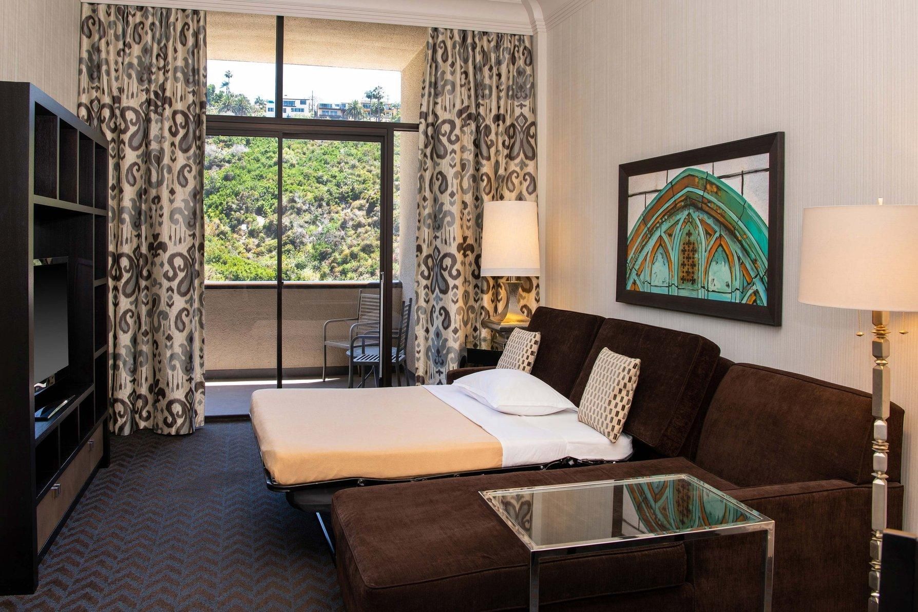 Executive Suite, 2 Queen, Sofa bed, Balcony