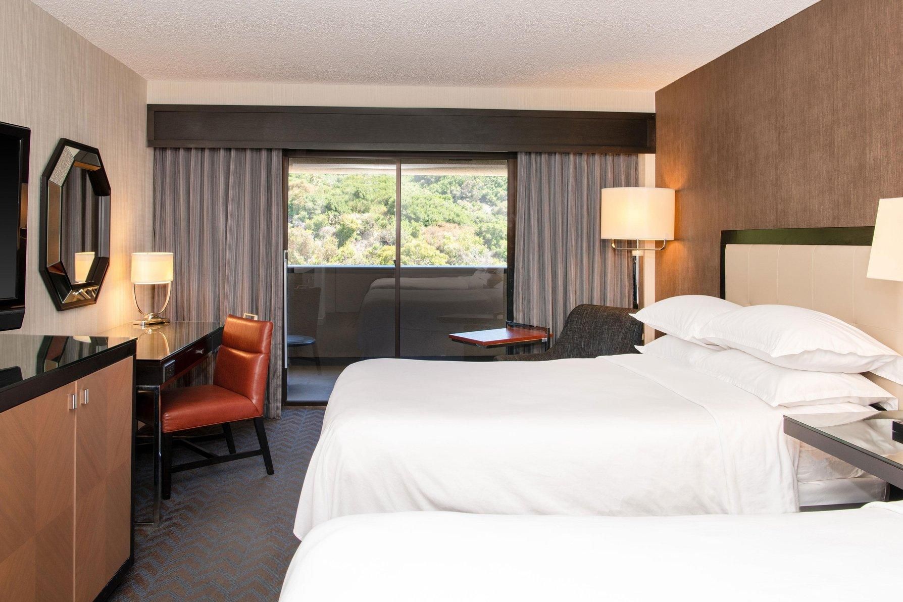 Guest room, 1 King, Balcony