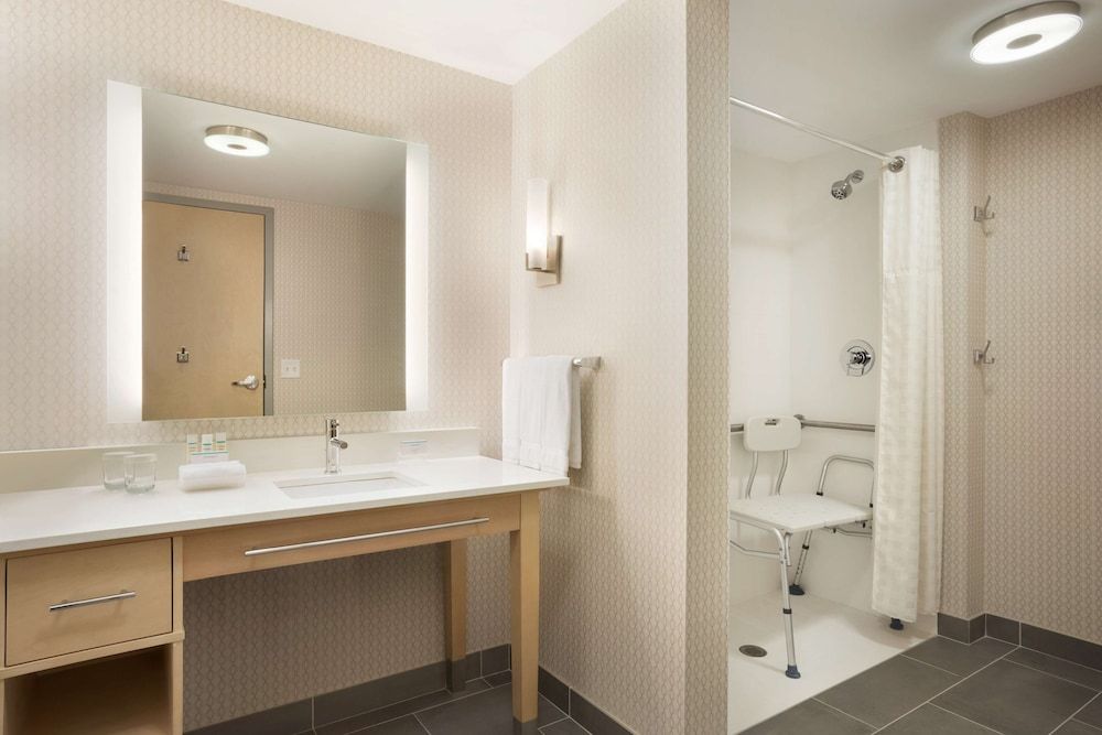 Studio Suite, 2 Queen Beds, Accessible, Non Smoking (mob/hearing acc w/ roll-in shower)