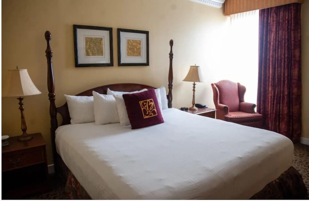 Standard Room, 1 King Bed
