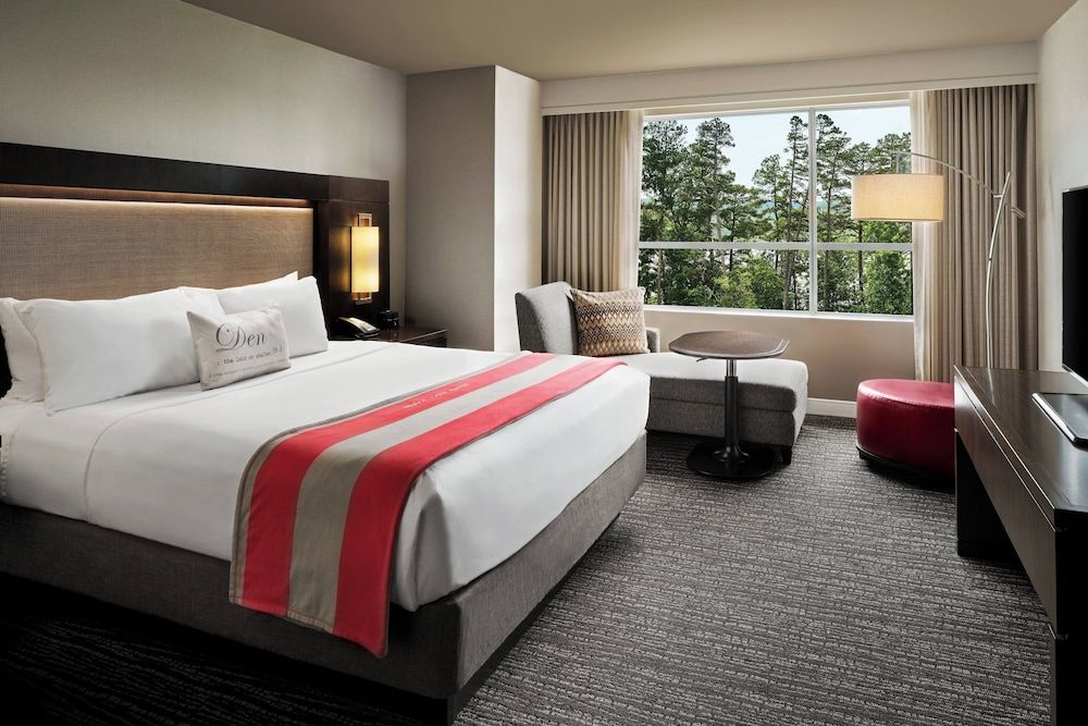 Room, 1 King Bed (Mobility Accessible, Tub)