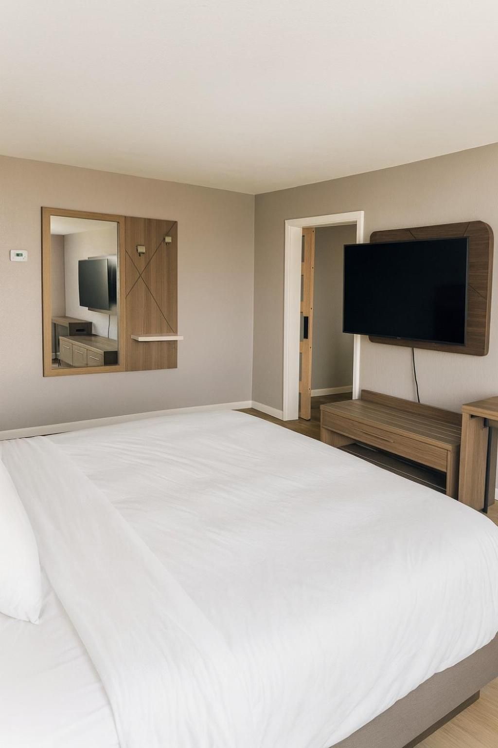 Silver Beach Hotel Apartment with Lake View