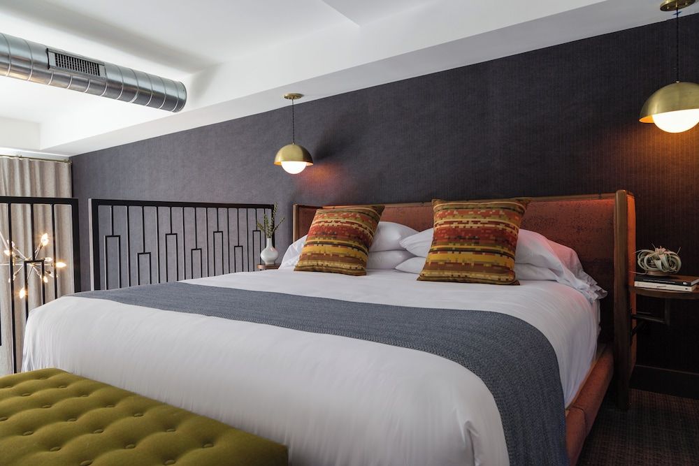 The Hotel Salem Signature Suite 2