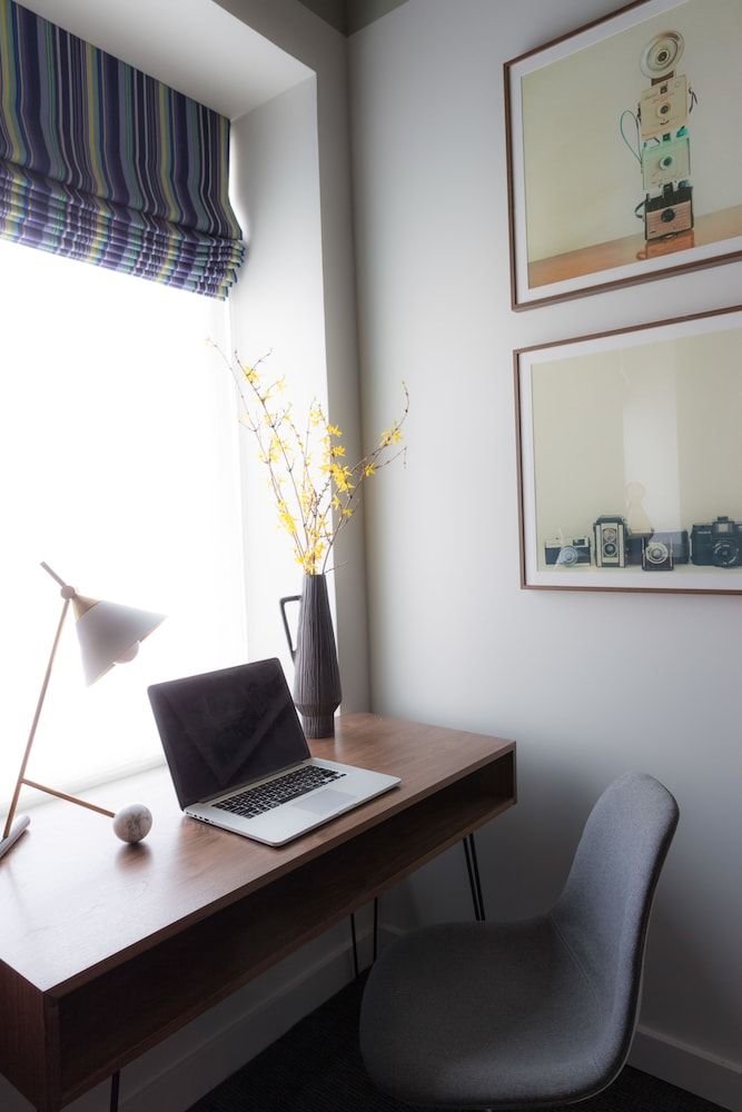 The Hotel Salem Double Queen 6