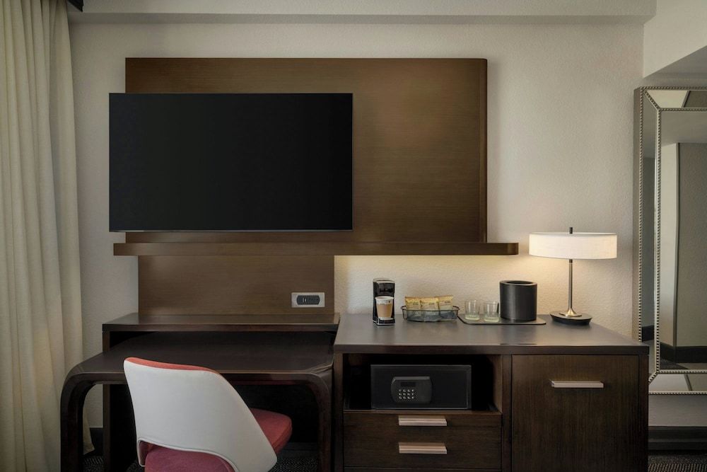 undefined Courtyard by Marriott San Francisco Union Square 9