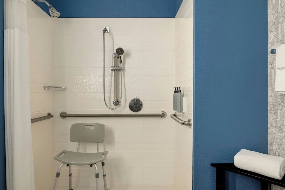 Courtyard by Marriott San Francisco Union Square Room, 1 King Bed (Hearing Accessible) 7