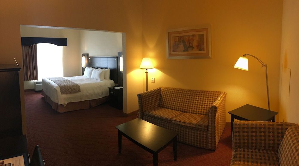 Best Western Bar Harbour Inn Suite, 1 King Bed, Non Smoking, Refrigerator 4