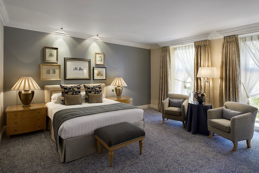 The Landmark London Deluxe Room