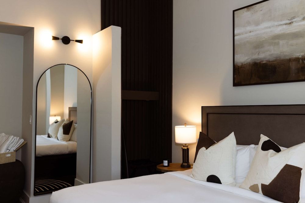Suite, 1 King Bed