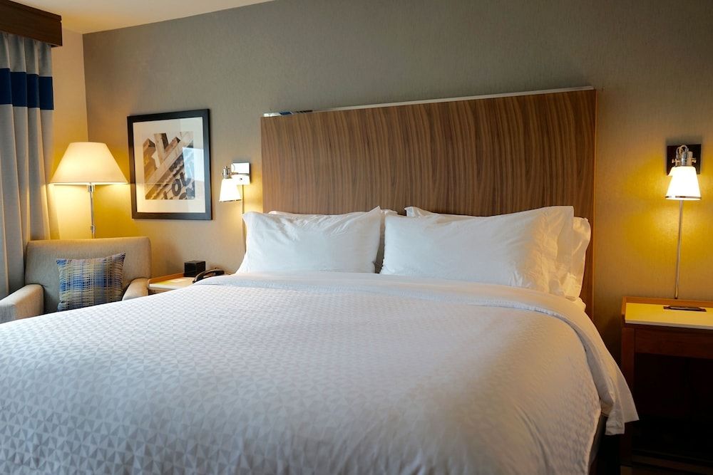 Room, 1 King Bed with Sofa bed, Non Smoking