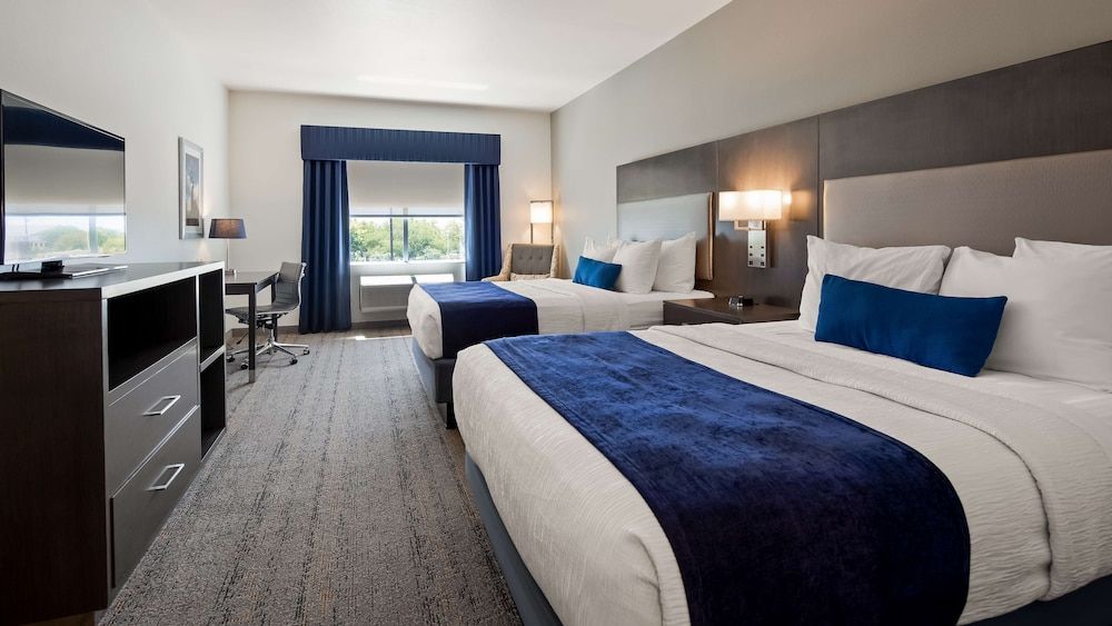Suite, 2 Queen Beds, Non Smoking, Refrigerator & Microwave (with Sofabed)