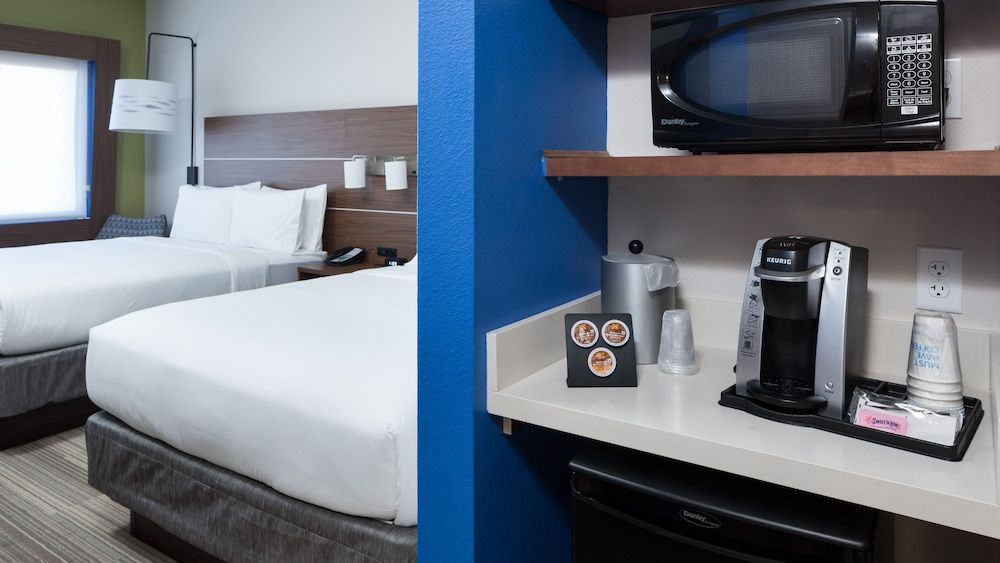 undefined Holiday Inn Express & Suites Orlando at SeaWorld by IHG 5