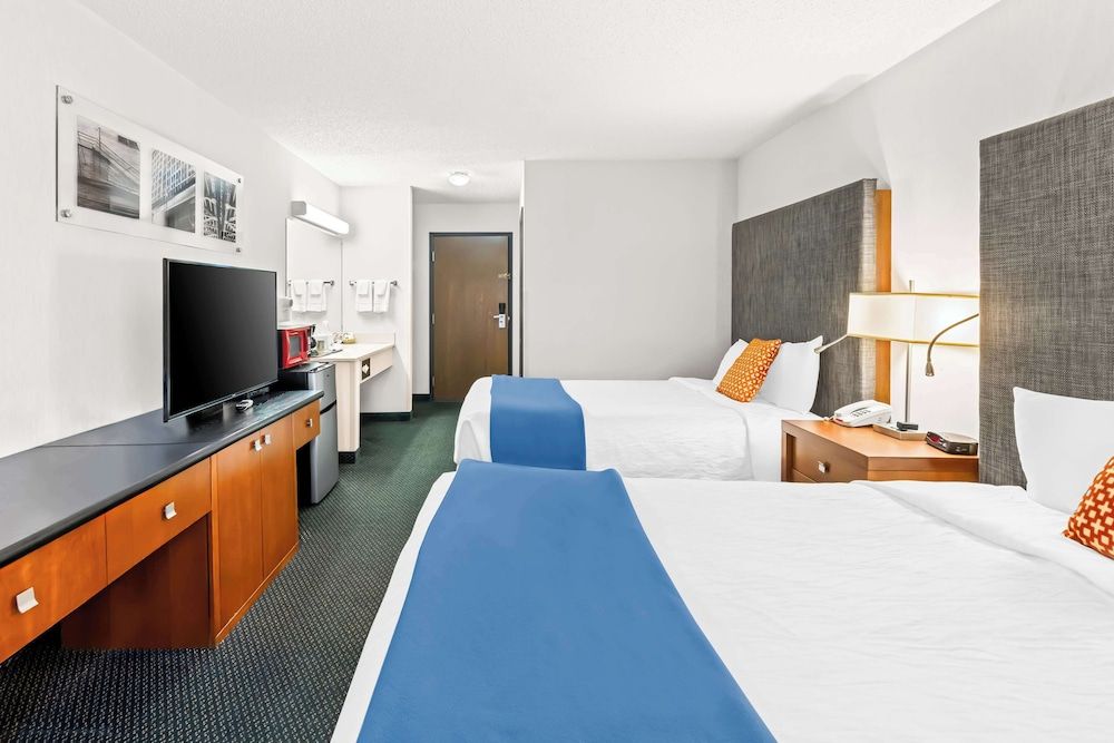 Americas Best Value Inn Tahquamenon Country Room, 2 Queen Beds, Non Smoking 2