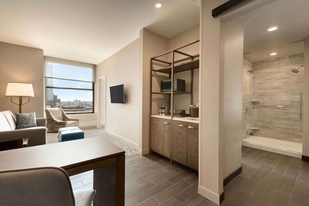 Suite, 1 King Bed, Accessible, Bathtub
