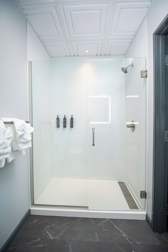 Terrace Bay Hotel Superior Room, 2 Queen Beds, Lake View 4