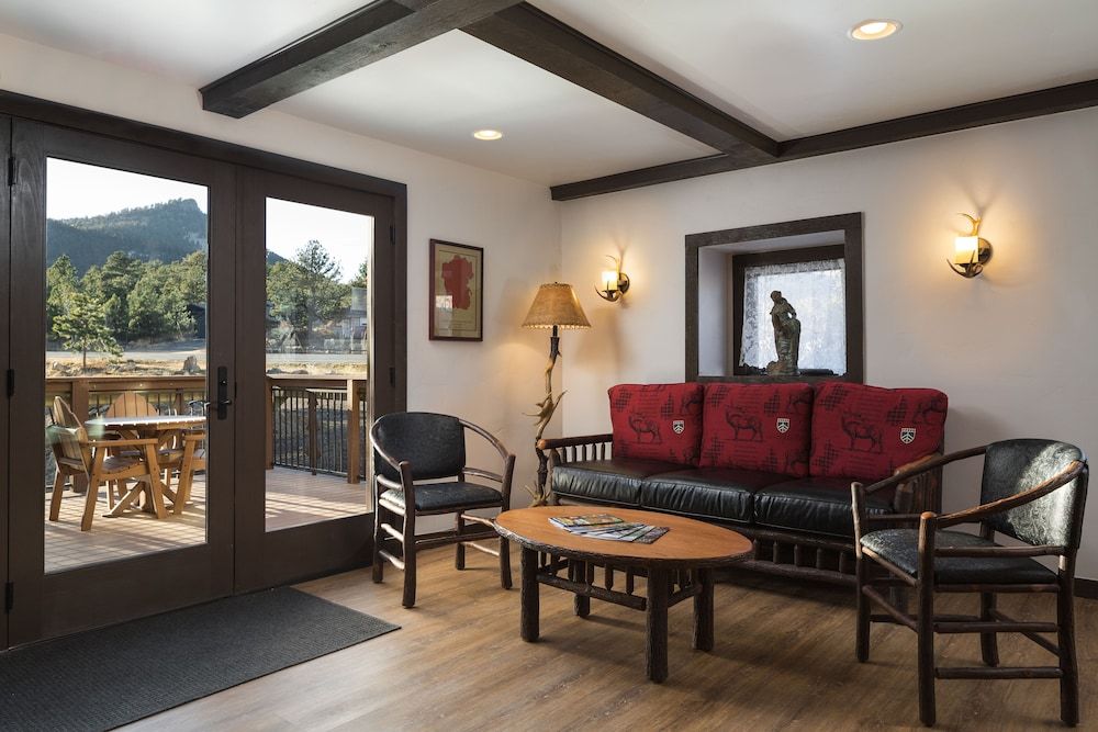 The Landing at Estes Park - Riverside Retreat