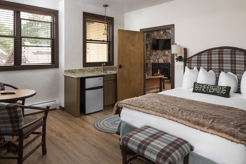 undefined The Landing at Estes Park - Riverside Retreat 2