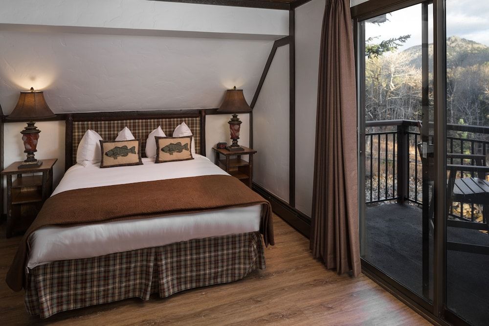 Cabin, 2 Bedrooms, Kitchen, River View