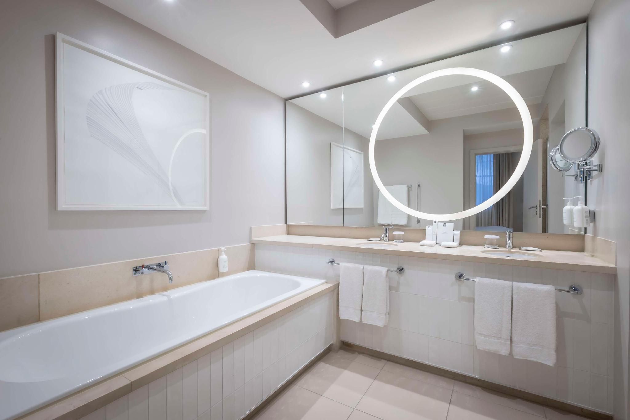 King Junior Suite With River View