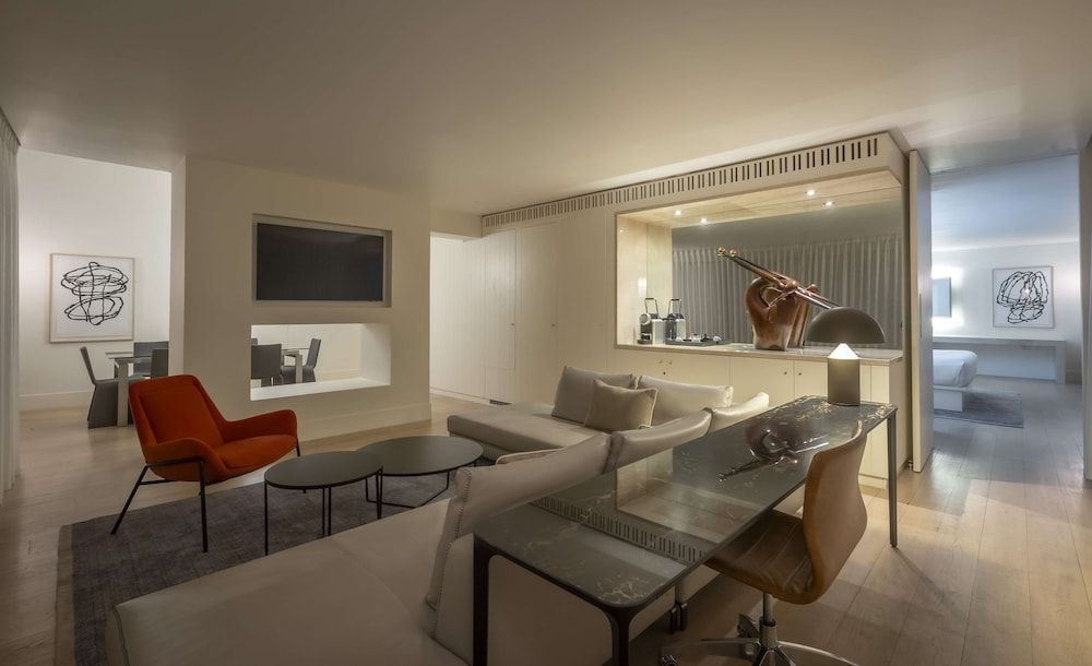 undefined The Morrison Dublin, Curio Collection by Hilton 2