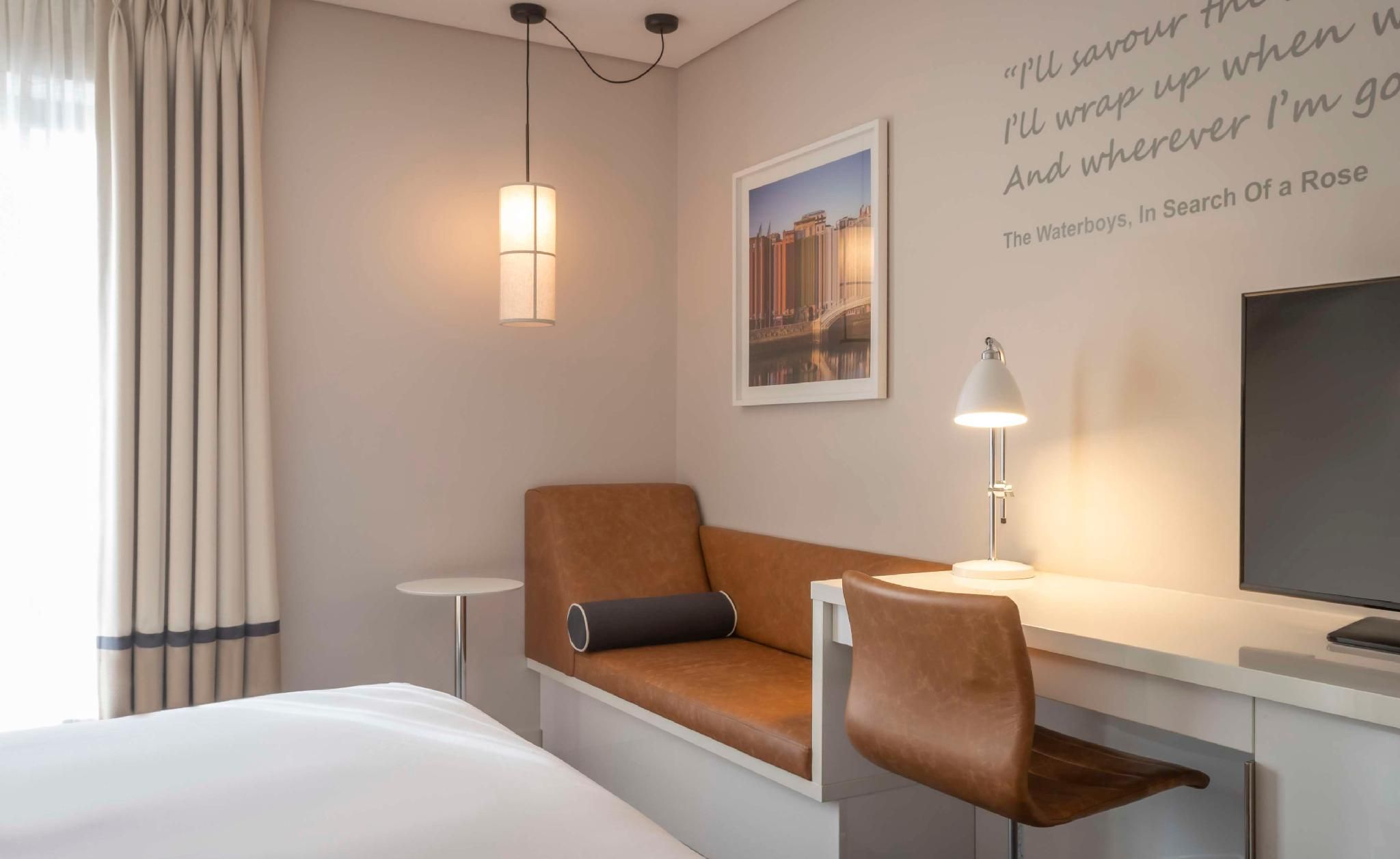 Queen Guest Room