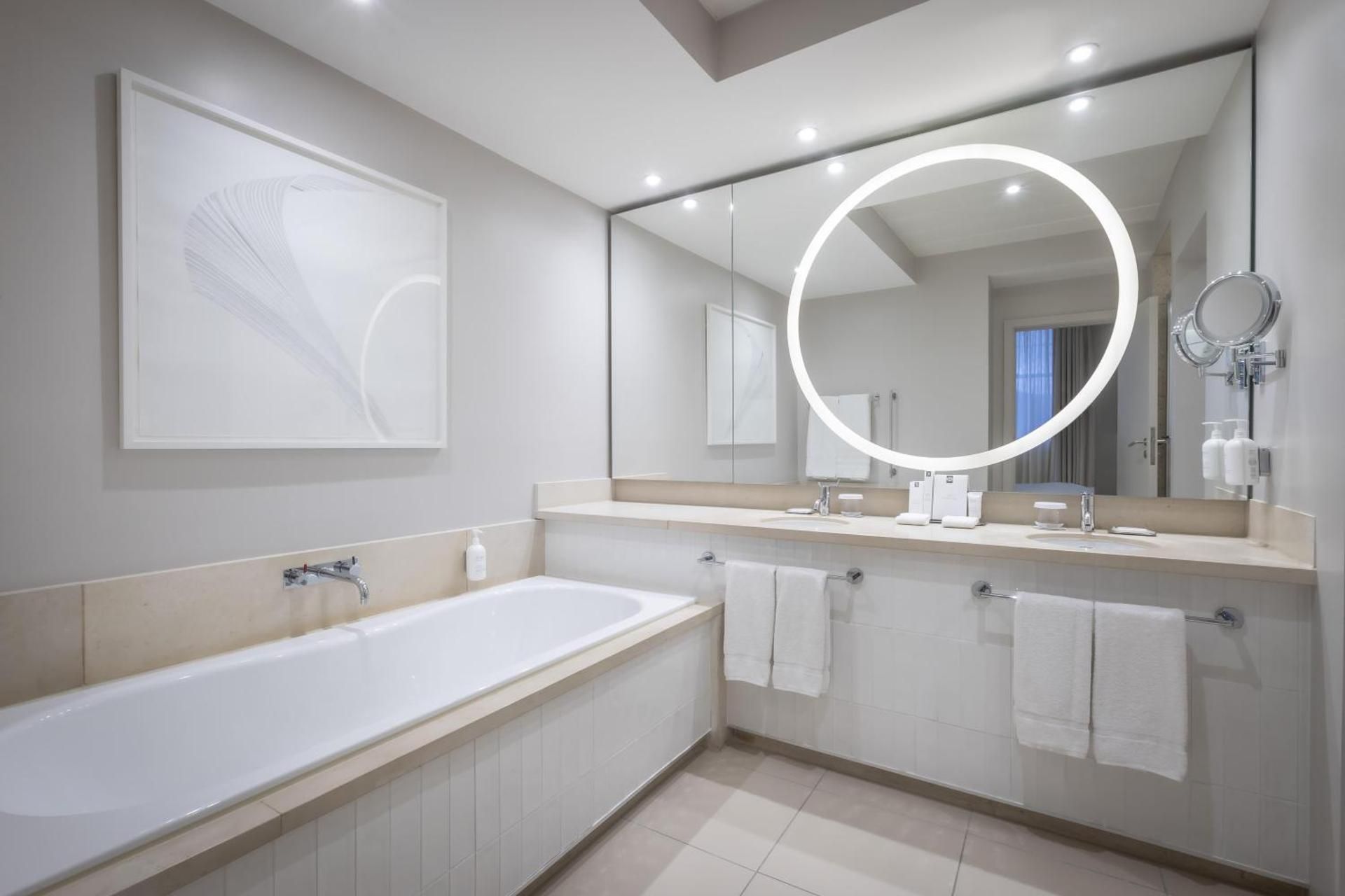 undefined The Morrison Dublin, Curio Collection by Hilton 8