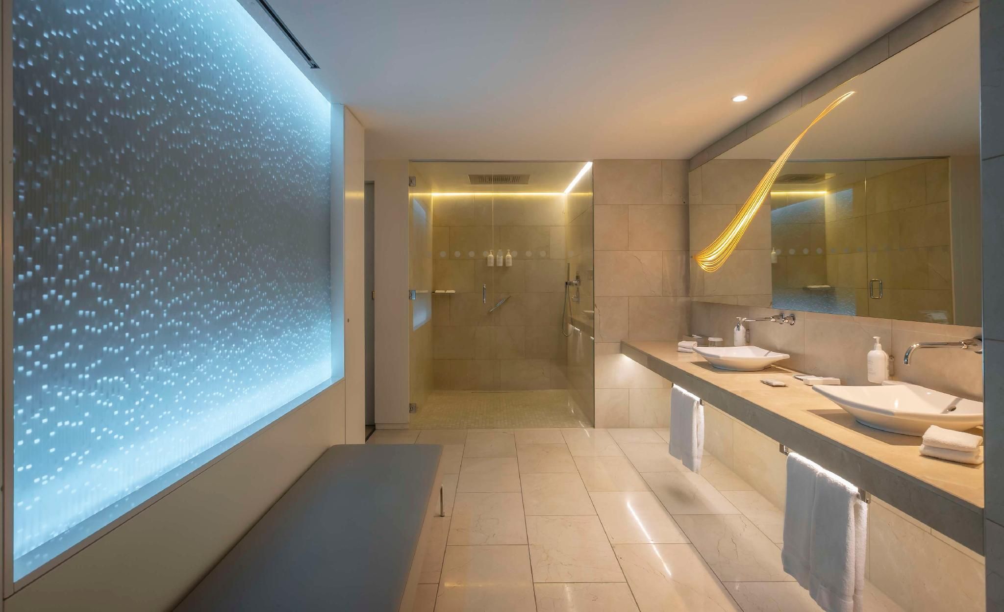 Penthouse Suite with River View