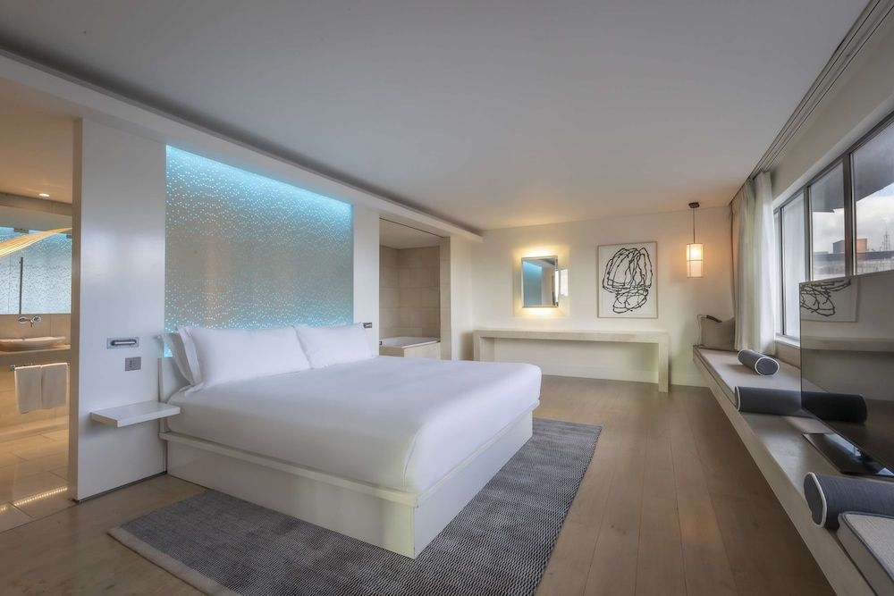 undefined The Morrison Dublin, Curio Collection by Hilton 10