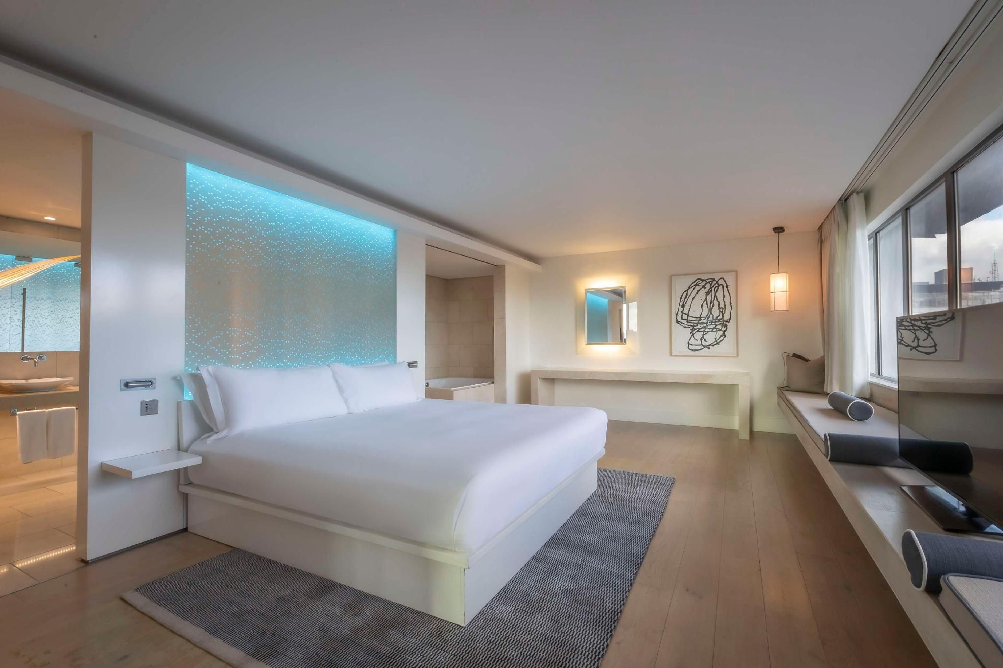 Penthouse Suite with River View