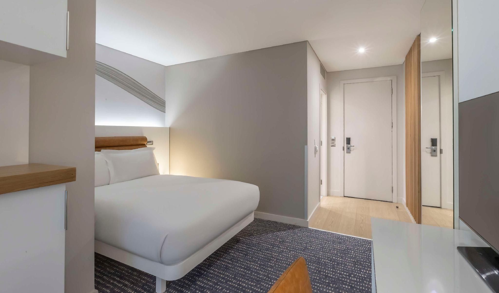 Single Guest Room
