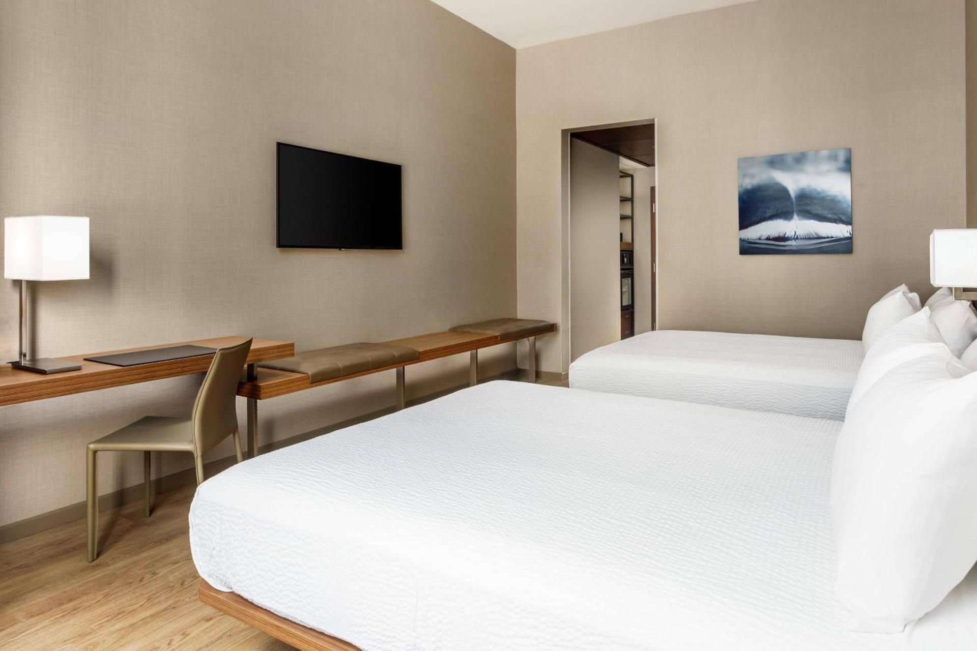 Queen Room - Hearing Accessible
