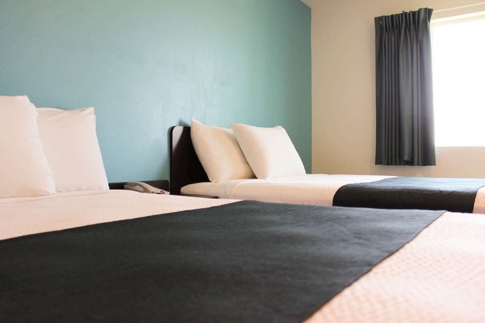 Motel 6 Rexburg, ID Standard Room, 2 Queen Beds, Non Smoking 3