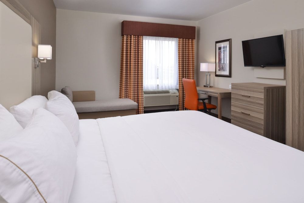 undefined Holiday Inn Express & Suites Williams by IHG 8